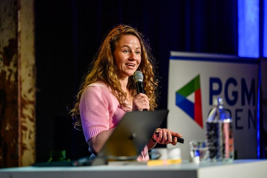 AI trainer presenteert keynote over ChatGPT en GenAI voor bedrijven